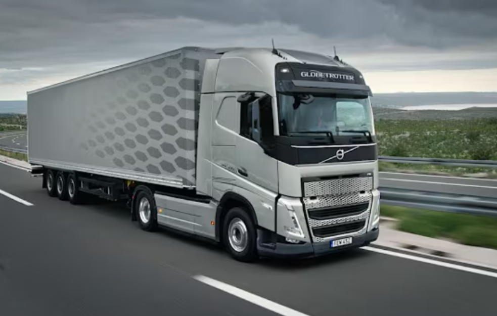 Volvo poziva vlasnike kamiona na servis zbog greške u softveru