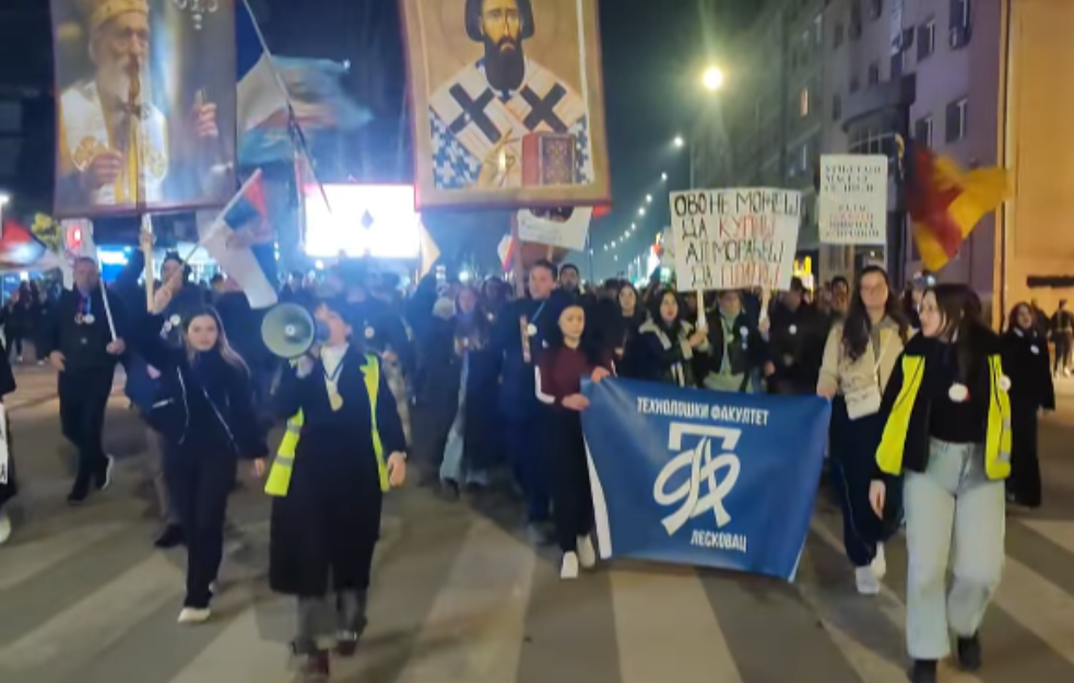 IKONE na protestima, MEDALJE studentima koji su pešačili do Beograda