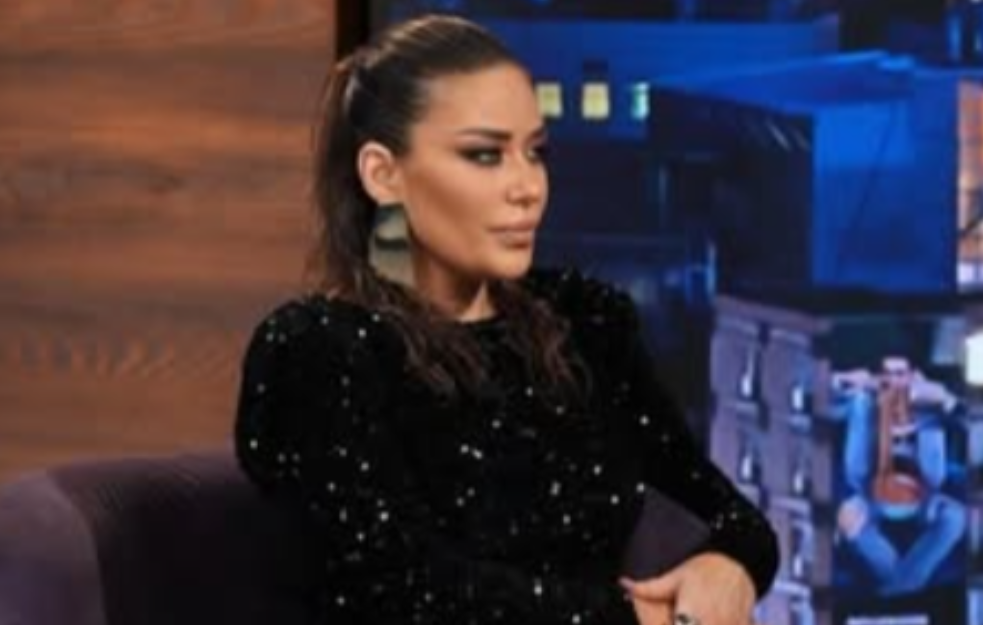 Haos na rođendanu: Ana Nikolić prosula piće na Rastu, Ceca zaustavila muziku