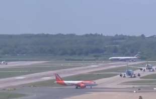 Najveći evropski <span style='color:red;'><b>aerodrom</b></span> zatvara kapije: Požar na trafostanici paralisao <span style='color:red;'><b>aerodrom</b></span>