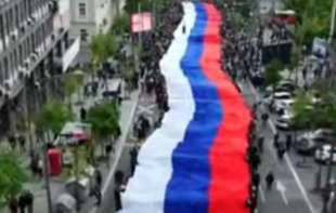 Defileom zastava zvanično počeo Vučićev <span style='color:red;'><b>sabor</b></span> 