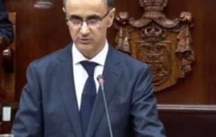 Macut izlaže program u Narodnoj skupštini: Najvažnija <span style='color:red;'><b>dužnost</b></span> nosilaca vlasti, ali i građana, da služe otadžbini
