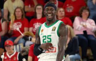 <span style='color:red;'><b>MVP</b></span> Evrolige je Kendrik Nan