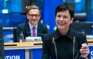 Marta Kos pitala srpske studente zašto nema zastave EU na protestima, oni joj odgovorili