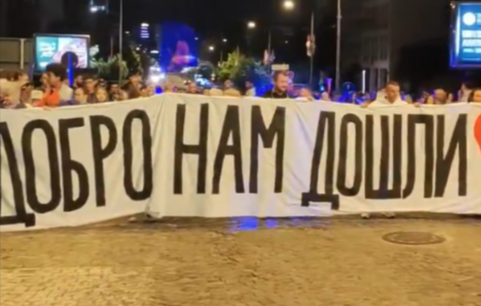 Nemačka štampa o situaciji u Srbiji: Zaoštrava se, svuda barikade pobunjenih građana i policija u punoj borbenoj opremi