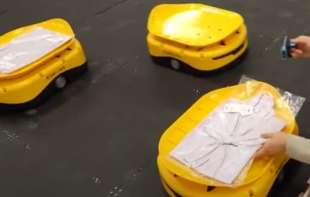 <span style='color:red;'><b>Robot</b></span>i sortiraju pošiljke u poštansko-logističkom centru u Nišu