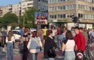 Održana druga blokada 30 <span style='color:red;'><b>raskrsnica</b></span> u Novom Sadu: Zborovi traže izbore za mesne zajednice
