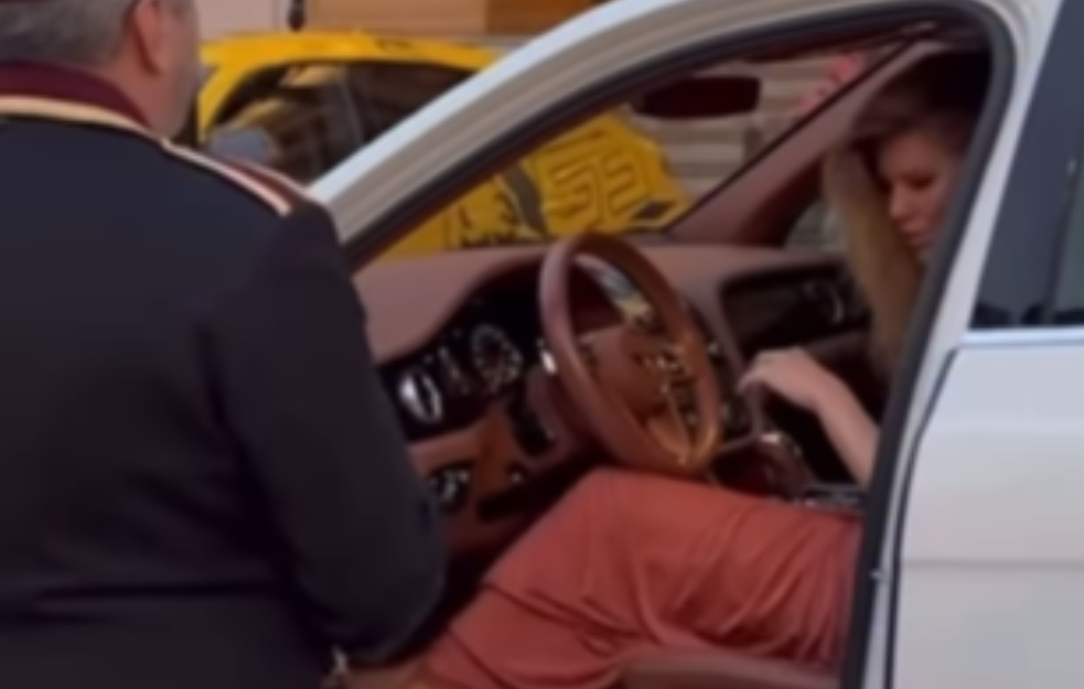 Za ulaz 10.000 evra: Melina se bahati u Monaku (VIDEO)