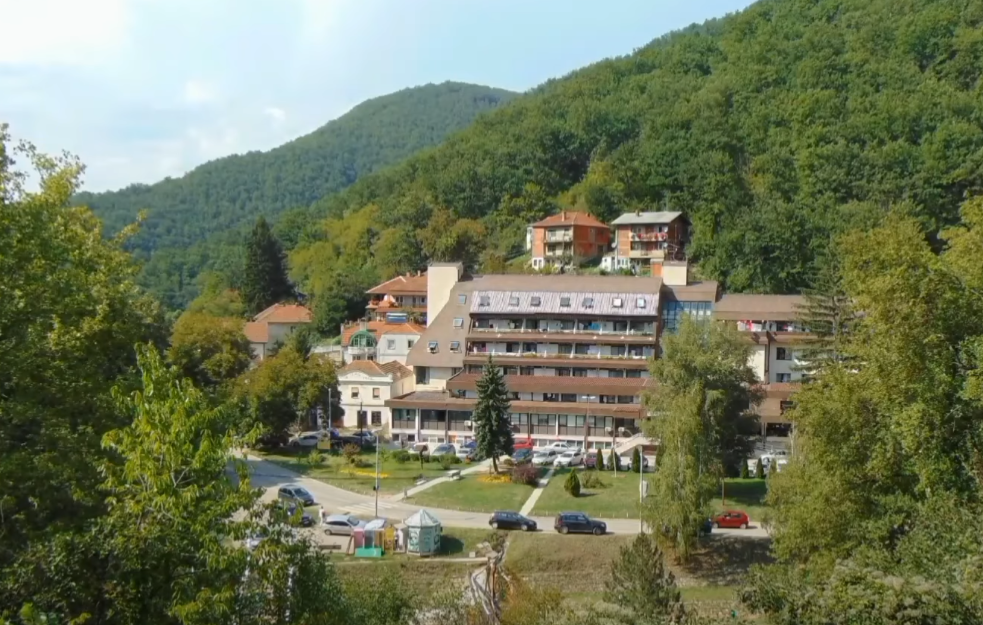 Jedina srpska banja sa prirodnim gejzirom nudi noćenje za samo 1.000 dinara