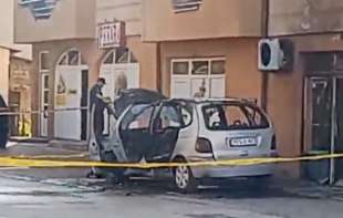 Drama u Sanskom Mostu: Zapalio se automobil 