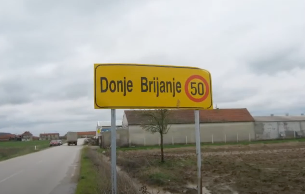 Meštani Donjeg Brijanja blokirali put zbog problema s vodom i zapuštene infrastrukture