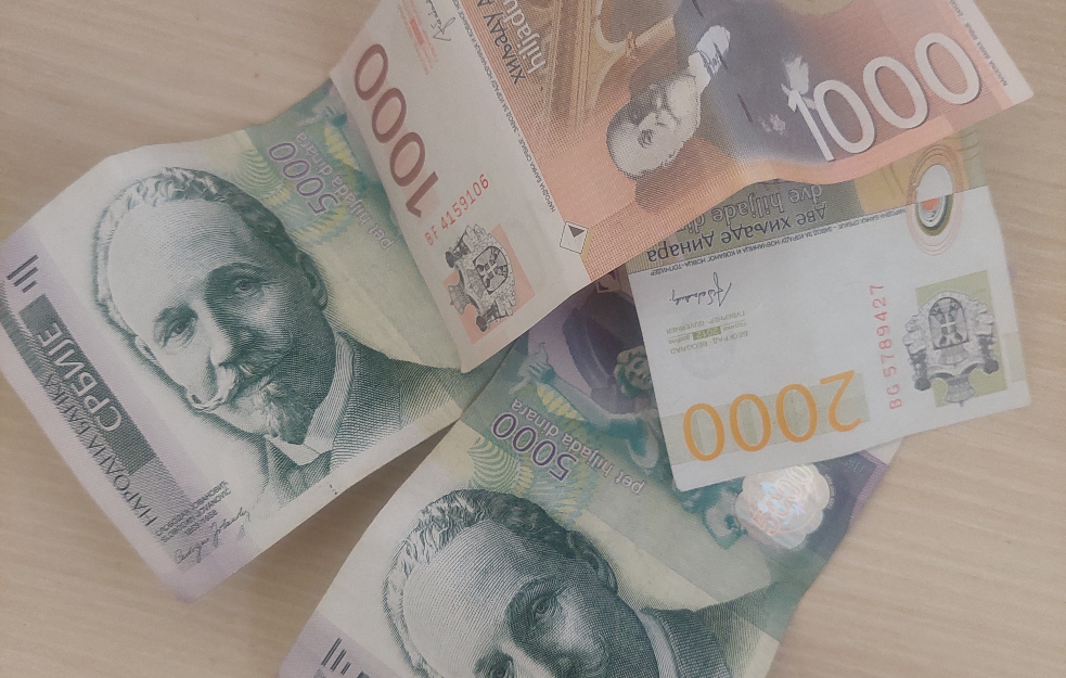Stigle pare za prosvetare: Kome ide plata?