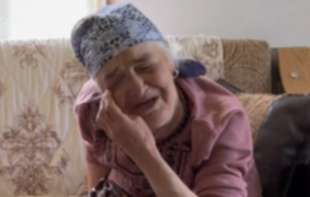 Teška priča majke iz Novog Pazara koja već 40 godina čeka nestalog jedinca (VIDEO)