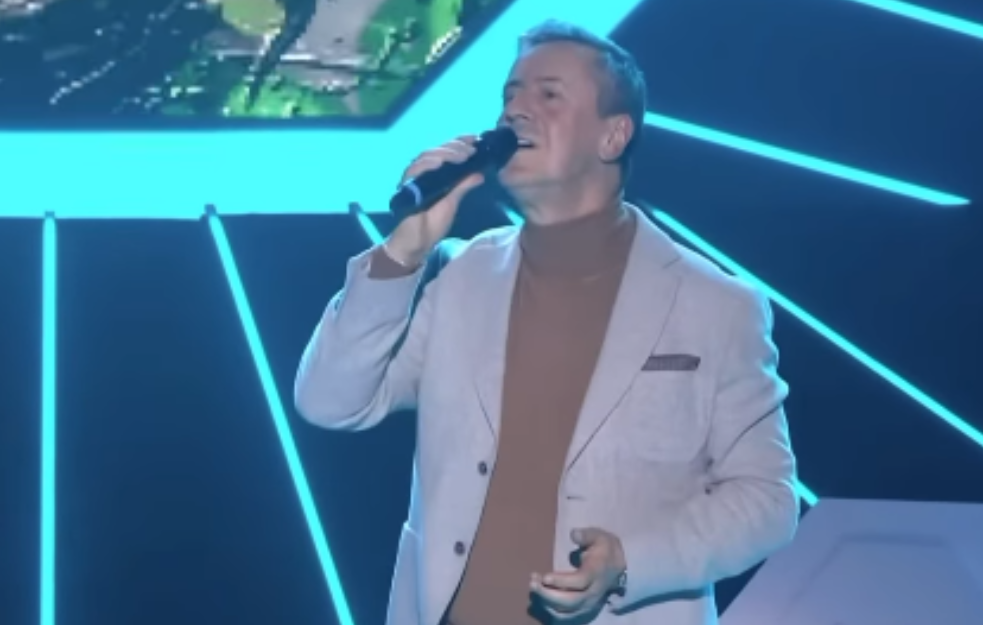 Enes Begović iskreno o mladim pevačima: „Nije to stara pesma, nego ti ne znaš da pevaš“