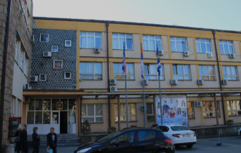 NEZAKONITO IZABRANI OPŠTINSKI FUNKCIONERI U MLADENOVCU