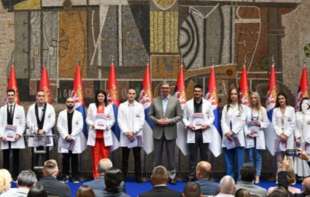 Dodeljeni ugovori o radu najboljim diplomcima medicinskih fakulteta
