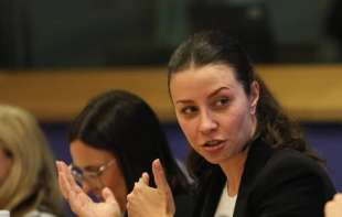 Evroposlanica Joveva: Odgovorna vlada bi raspisala izbore posle masovnog protesta u Beogradu