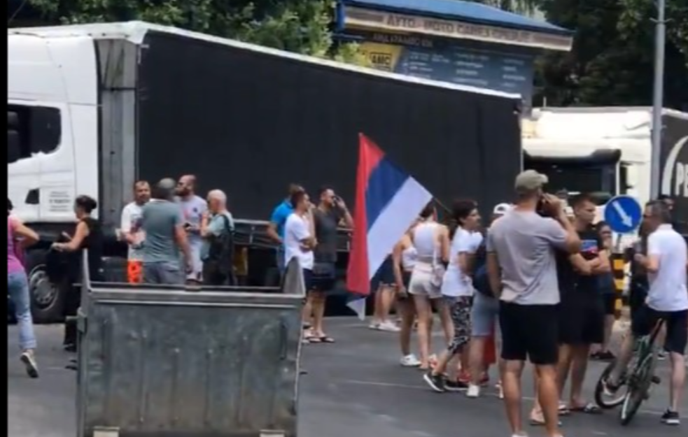 Kraljevo izašlo na blokade: Blokirane glavne saobraćajnice, kolone vozila na ulazu u grad 