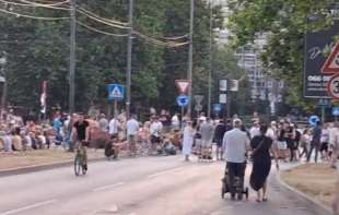 Raste represija ali raste i otpor: Blokade širom Beograda i Srbije, incidenti na više mesta (VIDEO)