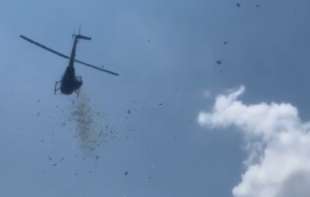 Helikopter pun para: Hiljade dolara padale sa neba
