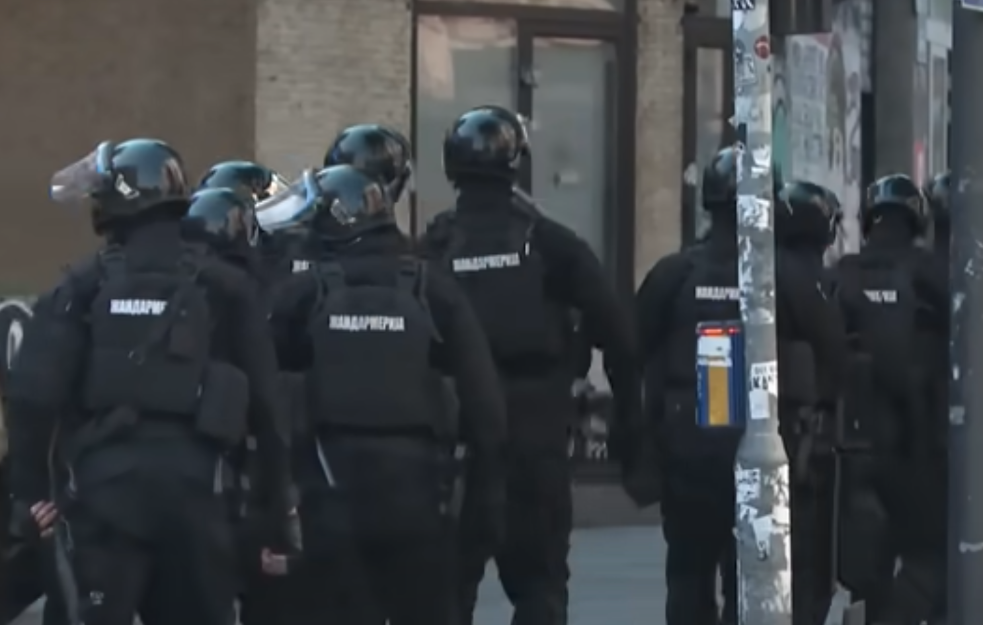 Policija proverila identitet 1.130 osoba tokom noći, 107 privedeno