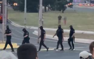Blokade i protesti širom zemlje: Policija prekinula blokadu Autokomande (VIDEO)