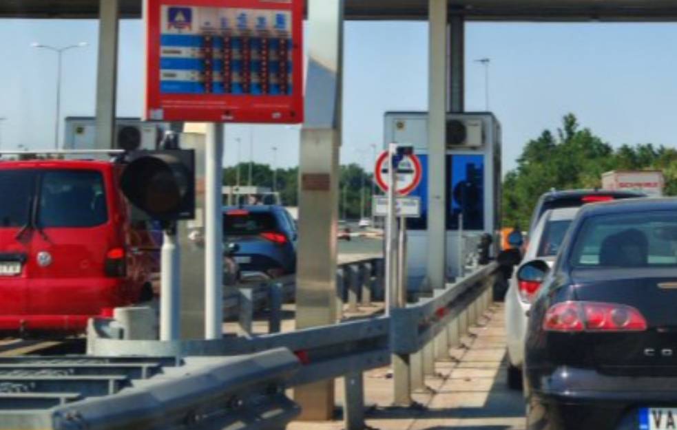 AMSS: Putnička vozila na izlazu na Gradini čekaju 20 minuta, na Preševu 80 minuta