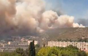 Obustavljeni letovi na aerodromu u Marseju zbog šumskog požara u blizini grada