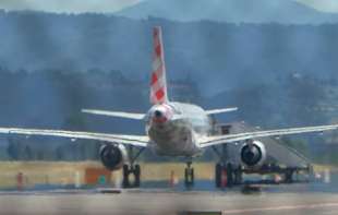 Aerodrom u Bergamu privremeno zatvoren: Muškarac poginuo, usisao ga motor
