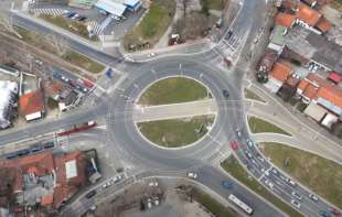 Žestok sudar na Autokomandi: Tramvaj iskočio iz šina