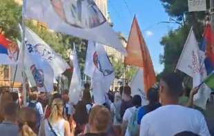 Osnovan Društveni front, održan prvi protest ispred Ministarstva rada: „Radniče, i ti imaš zeleno svetlo“ (VIDEO)