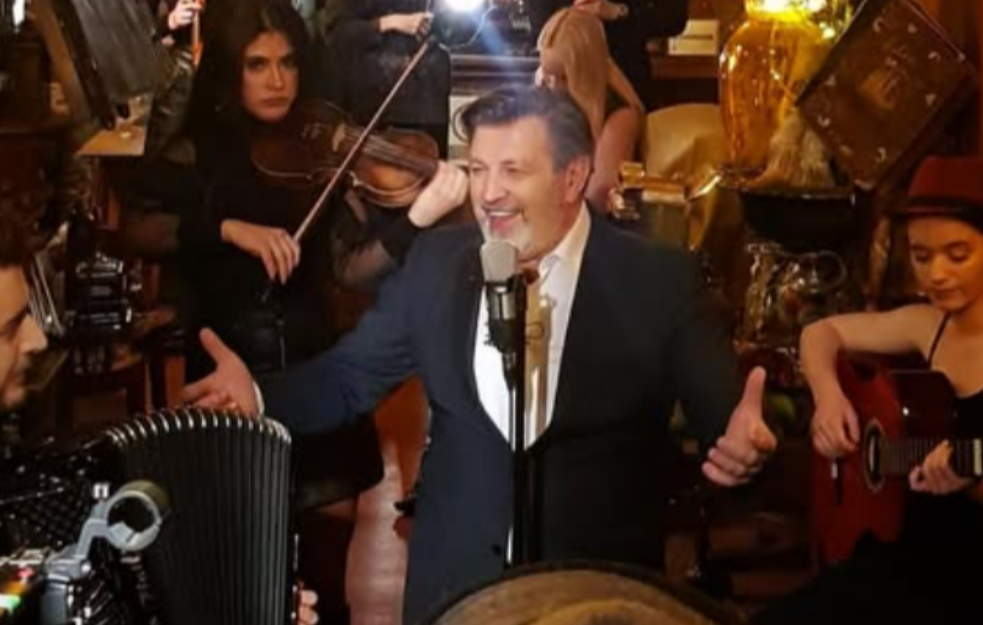Pevač odbio 10.000 evra bakšiša: Neviđena scena na estradi, ljudi još uvek ne veruju šta je uradio