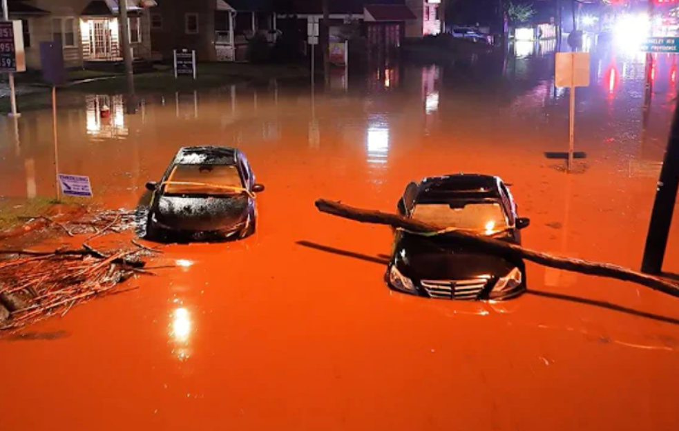 Bujične poplave u Njujorku: Dve osobe stradale, 40 spaseno 
