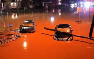 Bujične poplave u Njujorku: Dve osobe stradale, 40 spaseno 