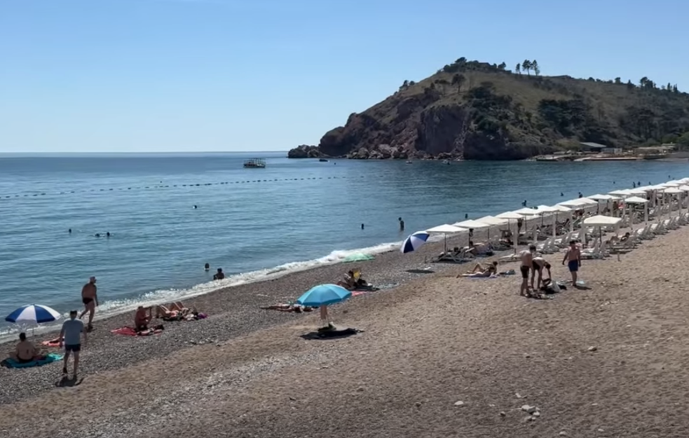 Hrabri Kruševljani spasili život starijem čoveku na plaži u Sutomoru  