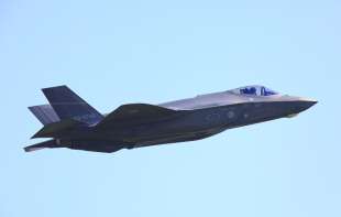 Kinezi predstavili moćnu super raketu, ubicu F-35