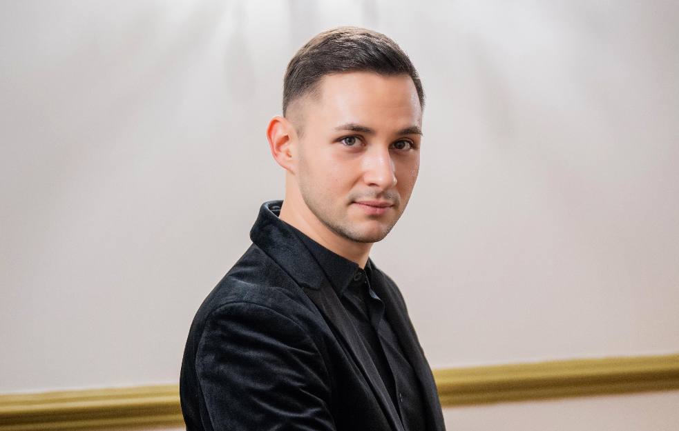 SVETLO EKRANA ILI SVETLO ZNANjA: IZAZOVI SAVREMENOG OBRAZOVANjA 