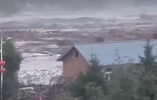 Bujica nosi cele kuće u Kini (VIDEO)