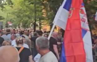 Incidenti i napetost u više gradova:Protesti zbog napada u Vrbasu i Bačkom Petrovcu, naprednjaci prave kontramitinge