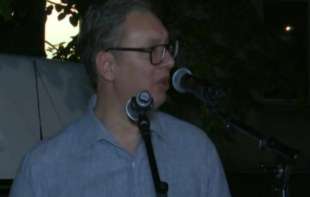 Vučić se u Ulici Kneza Miloša obratio pristalicama SNS: 