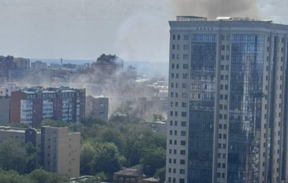 Veliki ukrajinski napad dronovima na Rostov na Donu: Oštećeno preko 20 zgrada, najmanje 13 osoba povređeno (VIDEO)