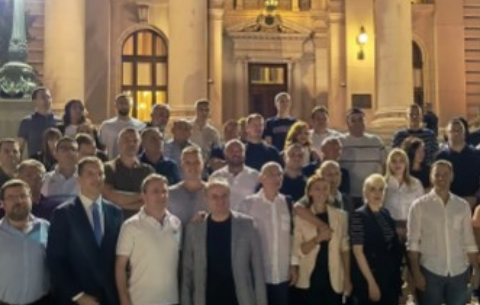Ministri u Vladi se okupili kod Ćacilenda: 