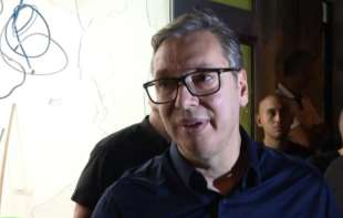 Vučić došao u razbijene prostorije SNS pa poručio: Nemaju plan ni ideju