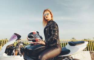 Zemlja koja jedina na svetu ženama zabranjuje vožnju motocikala napokon ukida zabranu