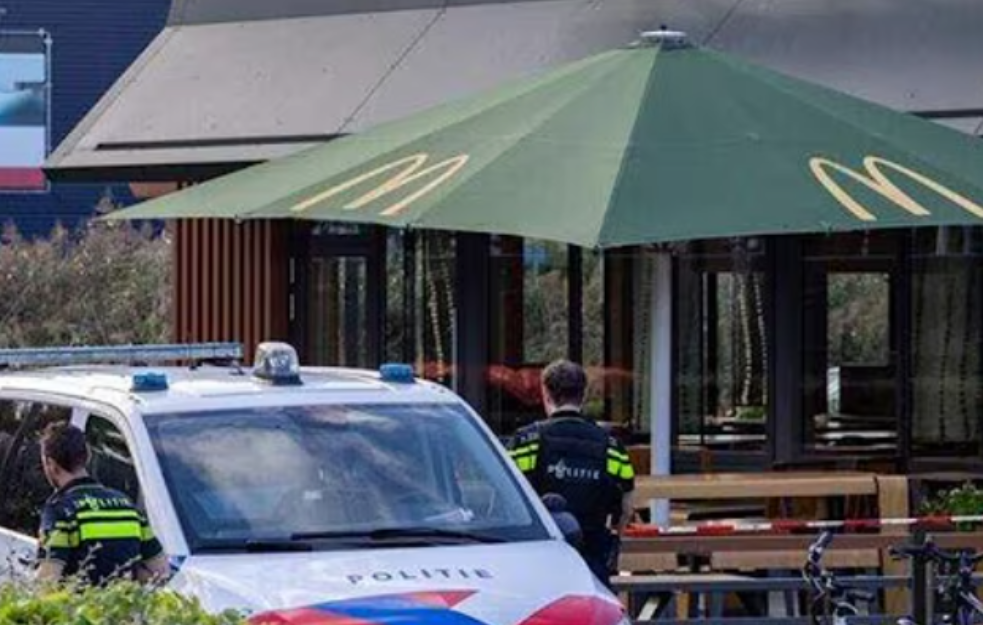 Policija u Holandiji usmrtila tinejdžera (15) ispred Mekdonaldsa posle navodne pljačke 