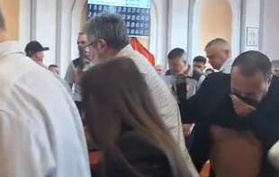 Država ovde ne postoji: Haos u Skupštini Zaječara: - dimne bombe, biber sprej i sukobi sa obezbeđenjem (VIDEO)