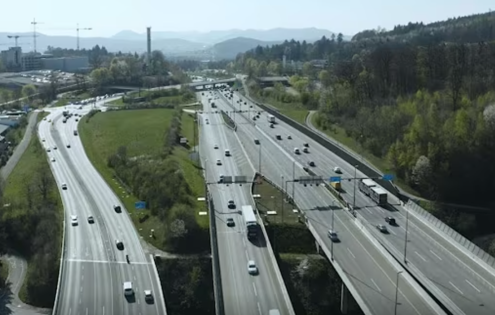 Švajcarska uvodi ograničenje brzine od 80 km/h tokom špica zbog sve većih saobraćajnih gužvi