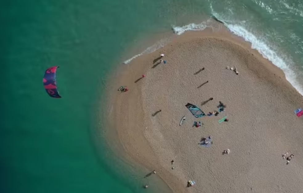 Poznata plaža Zlatni rat gotovo nestala: More odnelo deo najpoznatijeg simbola Jadrana