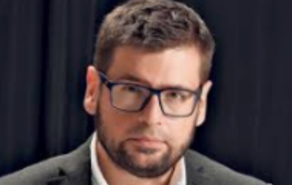 Zašto je smenjen Ivan Karl