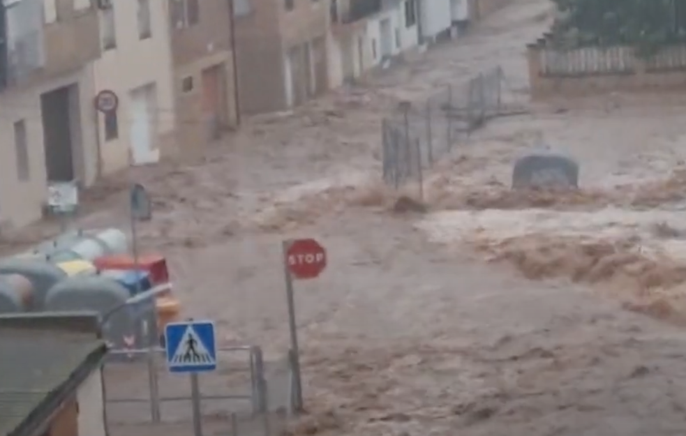 Građani Valensije upozoreni da se ne tuširaju, ne peru ruke i sudove tokom oluje